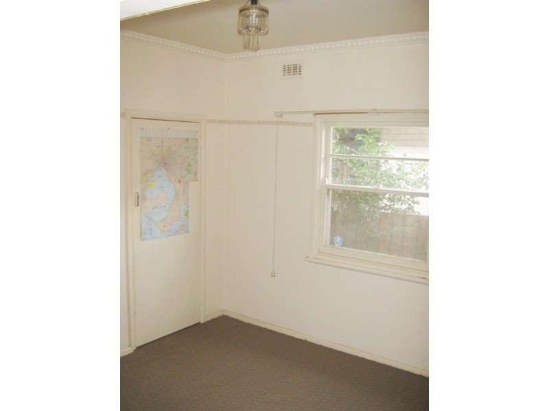 8 Grace Avenue, Dandenong VIC 3175