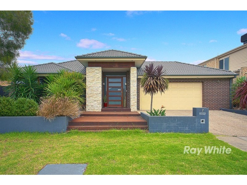7 Wendyn Avenue, Keysborough VIC 3173