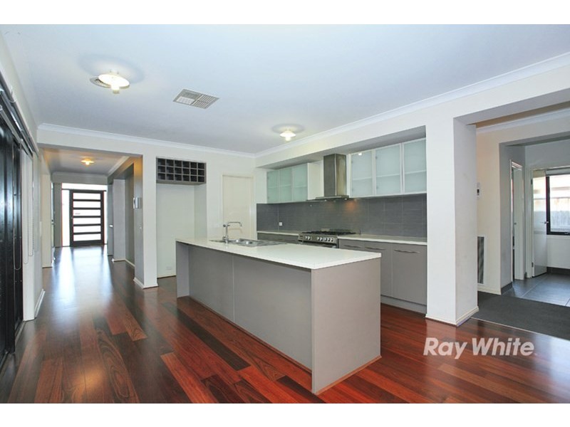 7 Wendyn Avenue, Keysborough VIC 3173