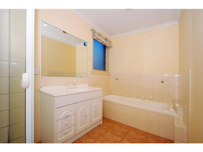 2/63 Ardgower Road, Noble Park VIC 3174