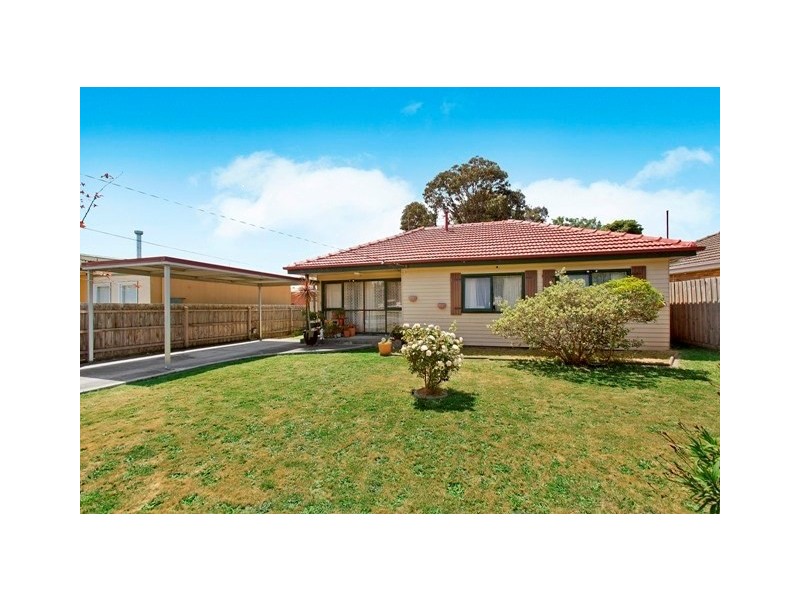 11 Koonalda Grove, Dandenong North VIC 3175