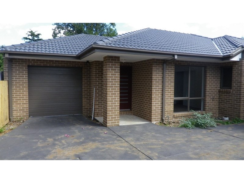 2/17 Carlisle Road, Hallam VIC 3803