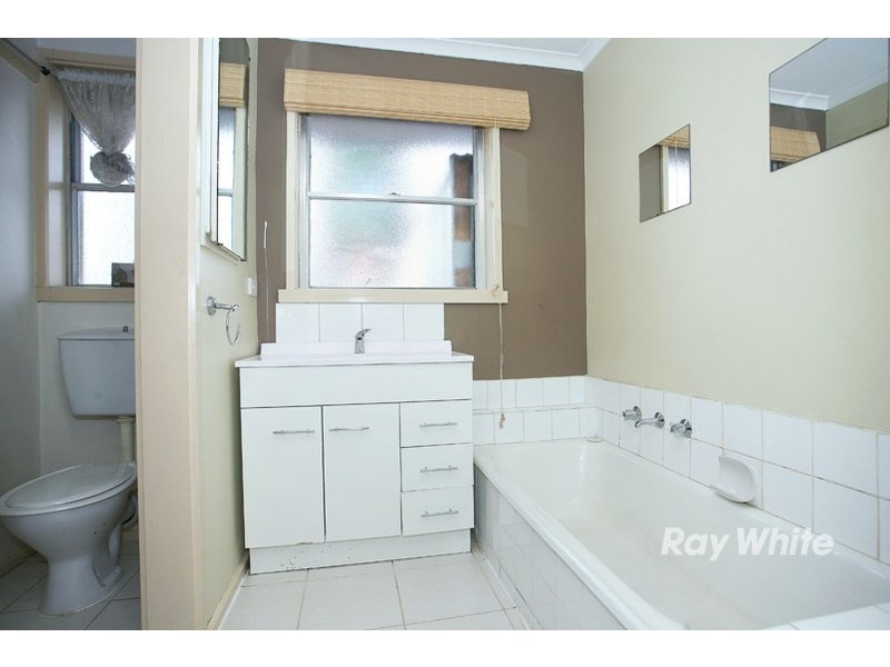 1 Churchill Crescent, Noble Park North VIC 3174