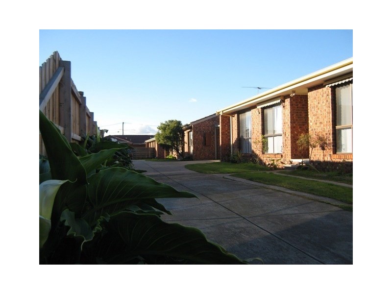 2/19 Henderson Road, Keysborough VIC 3173