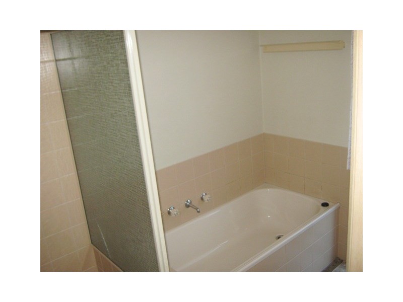 2/19 Henderson Road, Keysborough VIC 3173