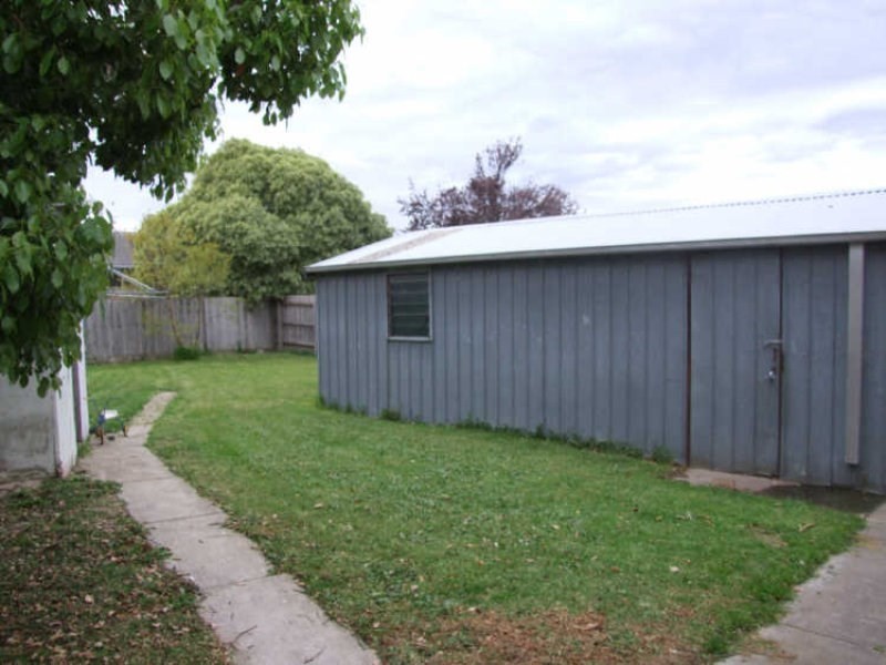 15 Carlton Road, Dandenong North VIC 3175