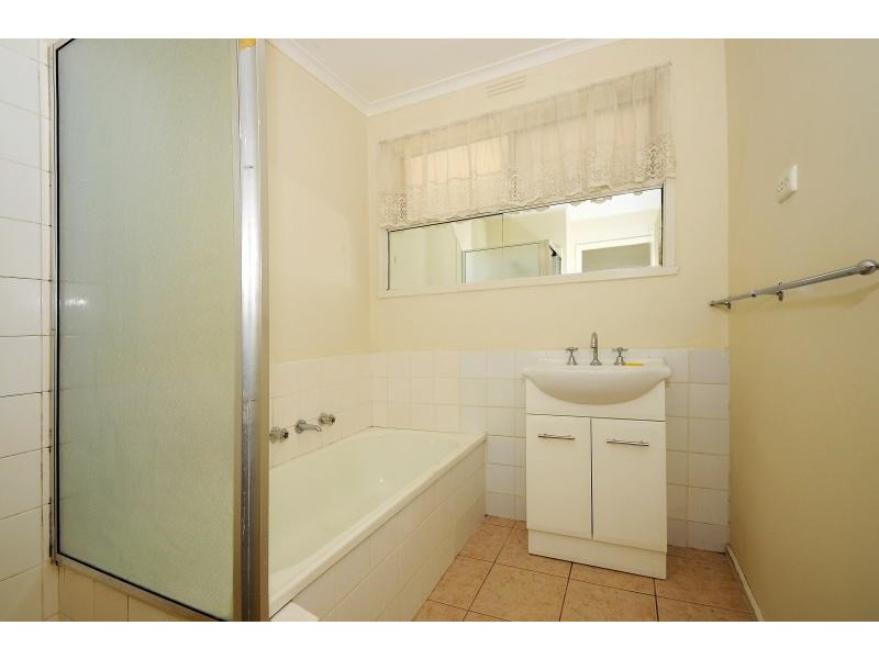 38 Jacksons Road, Noble Park North VIC 3174