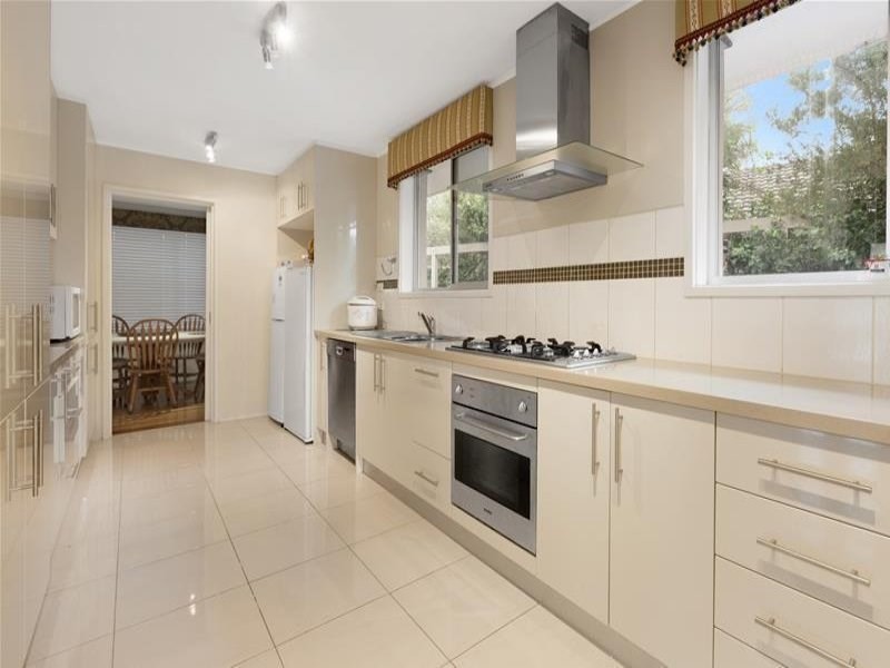 32 Mangana Drive, Mulgrave VIC 3170