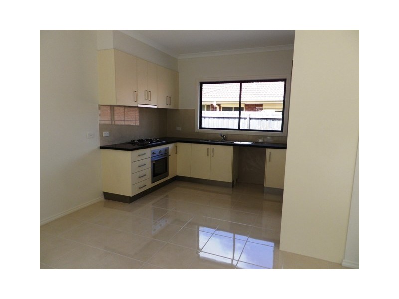 2/22 Mons Parade, Noble Park VIC 3174