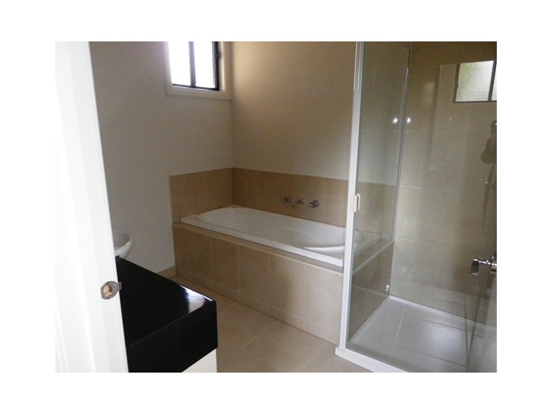 2/22 Mons Parade, Noble Park VIC 3174