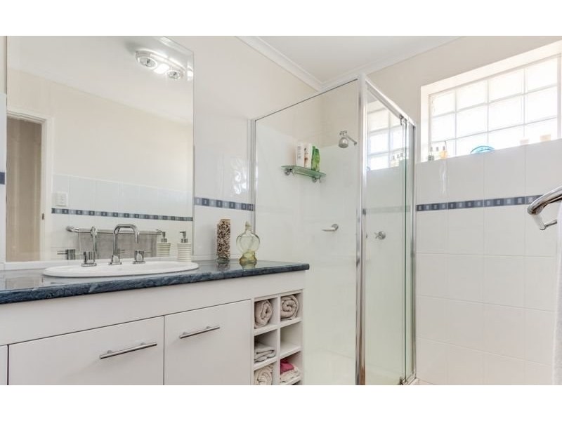 2/94 First Avenue, Dandenong North VIC 3175