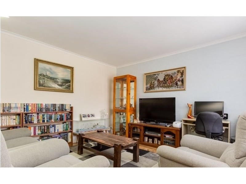 2/94 First Avenue, Dandenong North VIC 3175