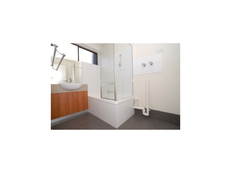 8/20 Close Avenue, Dandenong VIC 3175