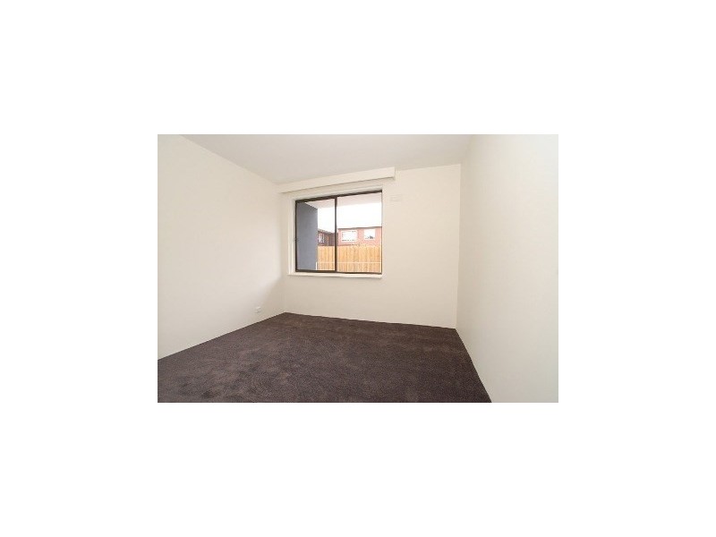 8/20 Close Avenue, Dandenong VIC 3175