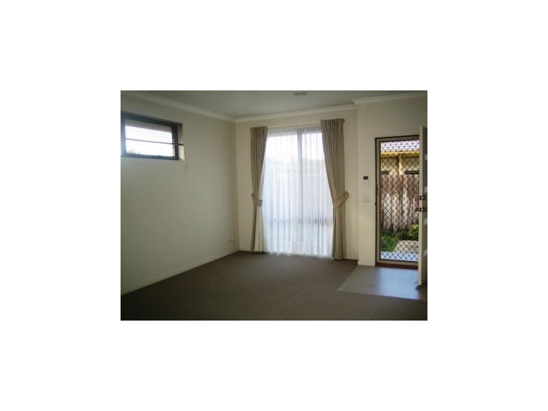 8/21 Fintonia Road, Noble Park VIC 3174