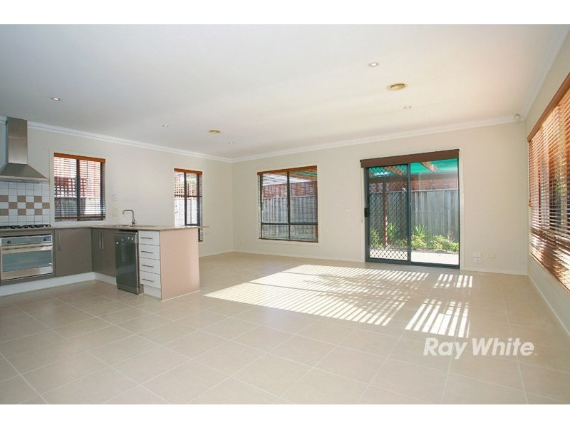 2/137 Keylana Drive, Keysborough VIC 3173