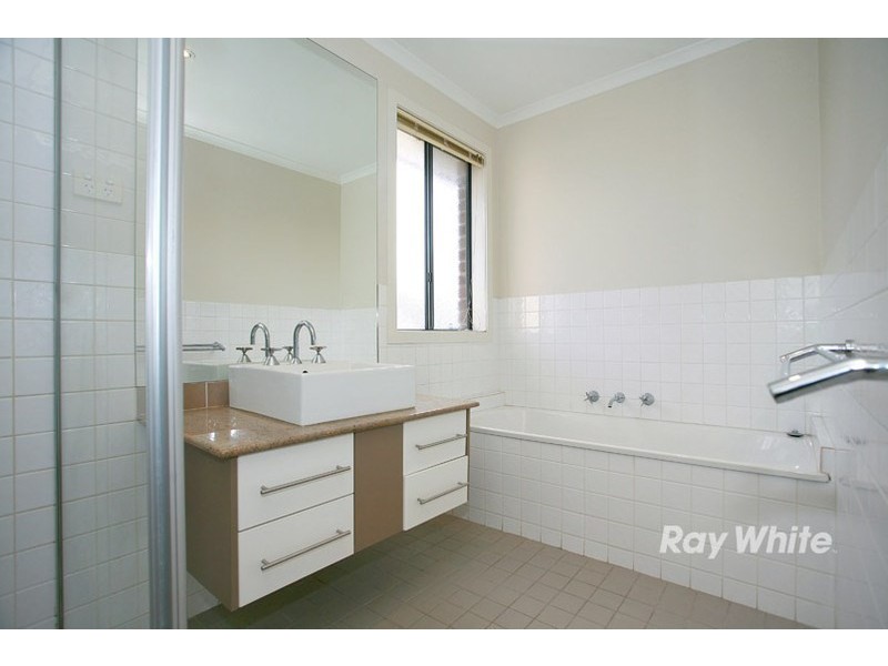 2/137 Keylana Drive, Keysborough VIC 3173