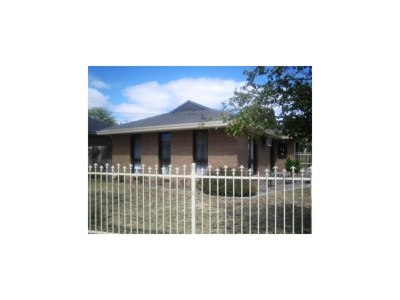 28 Elmbank Drive, Keysborough VIC 3173