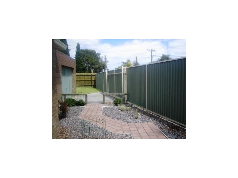 28 Elmbank Drive, Keysborough VIC 3173