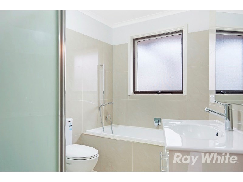 1/5 Dorothy Court, Hampton Park VIC 3976