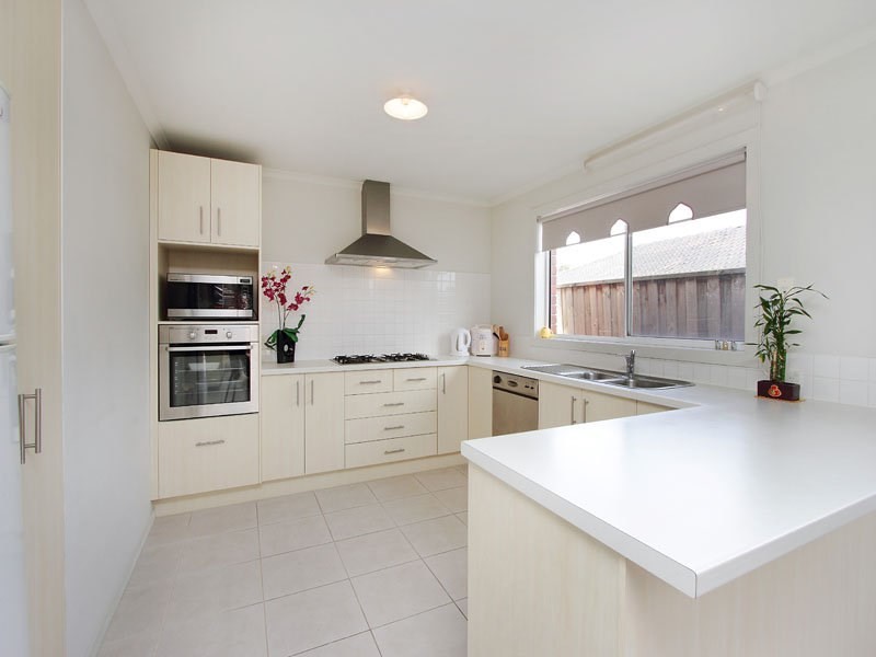 18 Wisteria Place, Springvale South VIC 3172