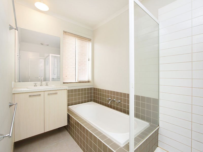 18 Wisteria Place, Springvale South VIC 3172