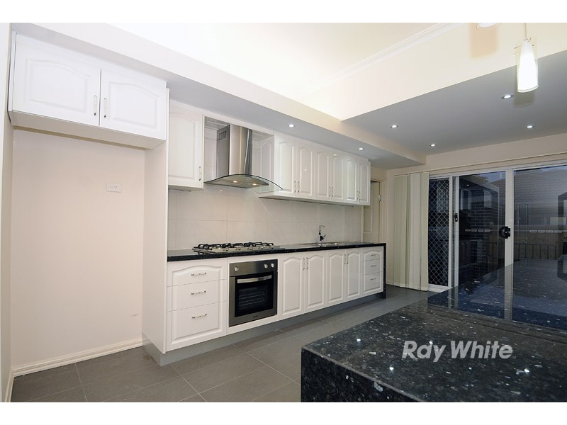 1/18 Grandview Avenue, Dandenong VIC 3175