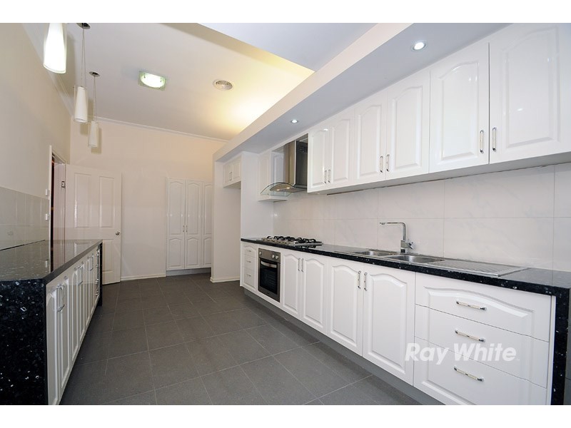 1/18 Grandview Avenue, Dandenong VIC 3175