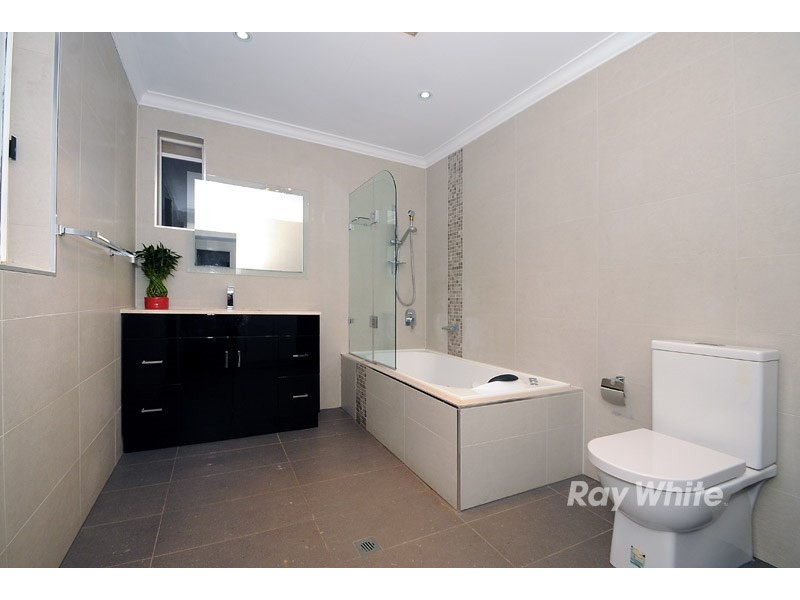 1/18 Grandview Avenue, Dandenong VIC 3175