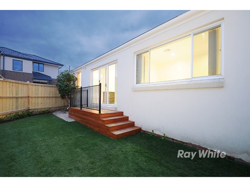 1/18 Grandview Avenue, Dandenong VIC 3175