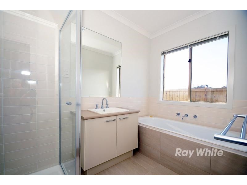 21 Blanchard Avenue, Keysborough VIC 3173