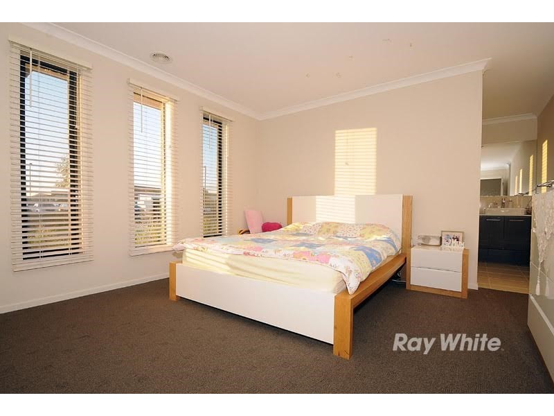 69 Brookwater Place, Lyndhurst VIC 3975