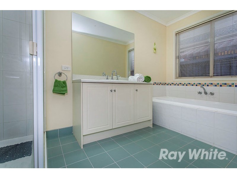 23 Kingsland Close, Dingley Village VIC 3172