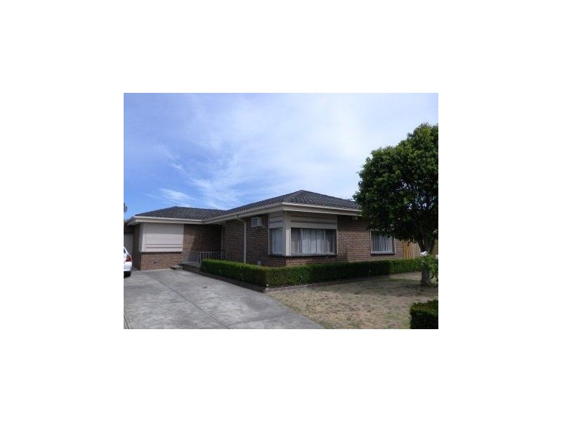 20 College Crescent, Keysborough VIC 3173