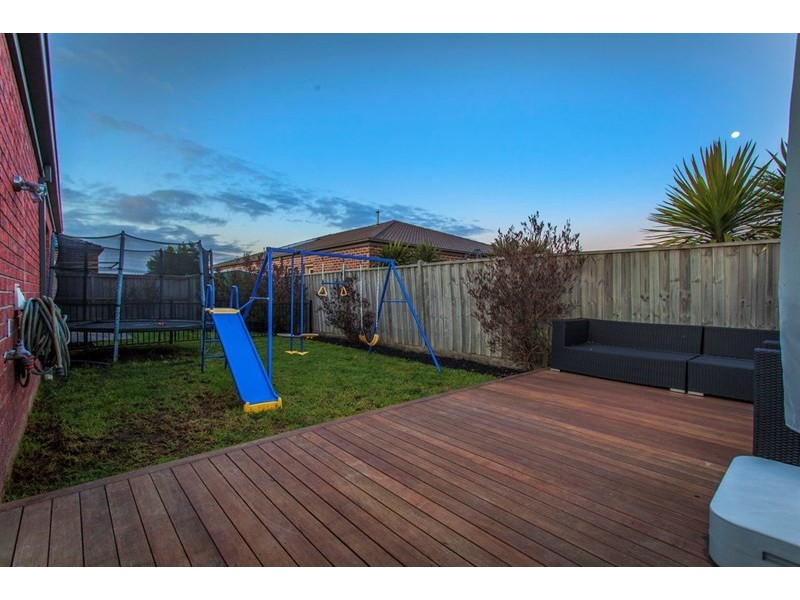 2 Marglen Place, Lyndhurst VIC 3975