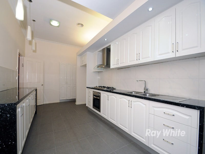 1/18 Grandview Road, Dandenong VIC 3175