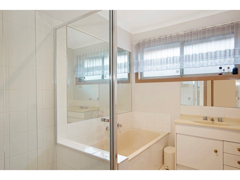 1/48 St James Avenue, Springvale VIC 3171