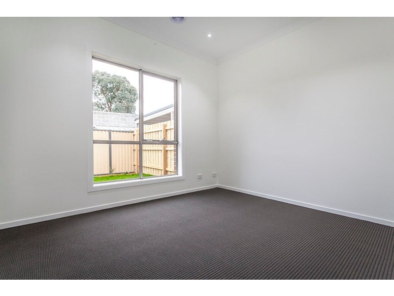2/58 Fintonia Road, Noble Park VIC 3174
