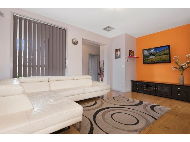 2/26 Louis Street, Doveton VIC 3177