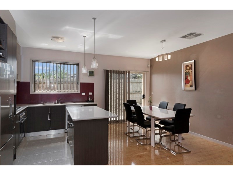 2/26 Louis Street, Doveton VIC 3177