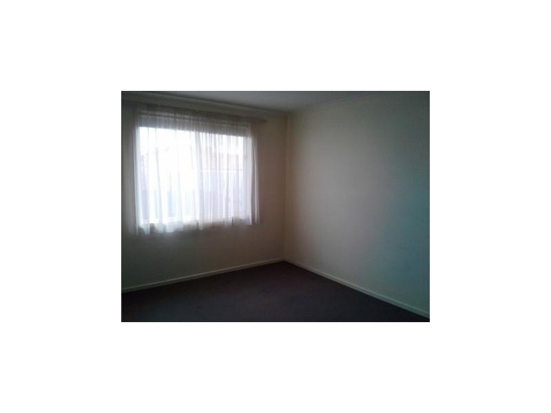 2/2 Barnett Grove, Noble Park VIC 3174