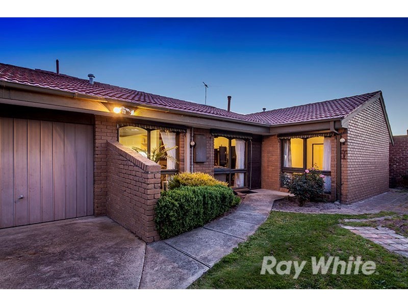 2/2 Bernay Court, Springvale South VIC 3172