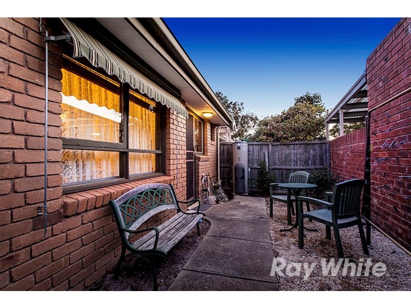 2/2 Bernay Court, Springvale South VIC 3172