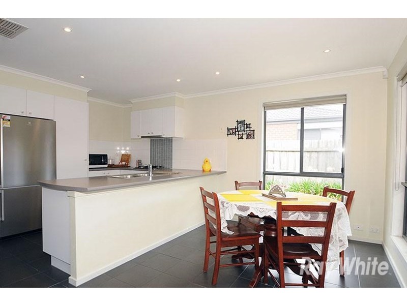 23 Melzak Way, Berwick VIC 3806