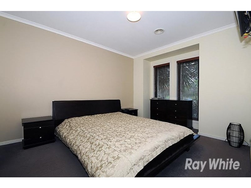 23 Melzak Way, Berwick VIC 3806