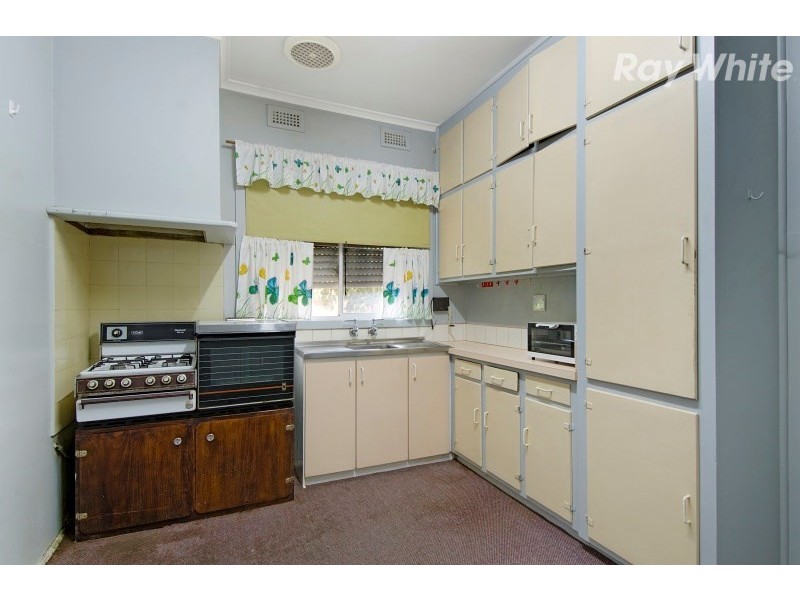 18 Lexton Avenue, Dandenong VIC 3175