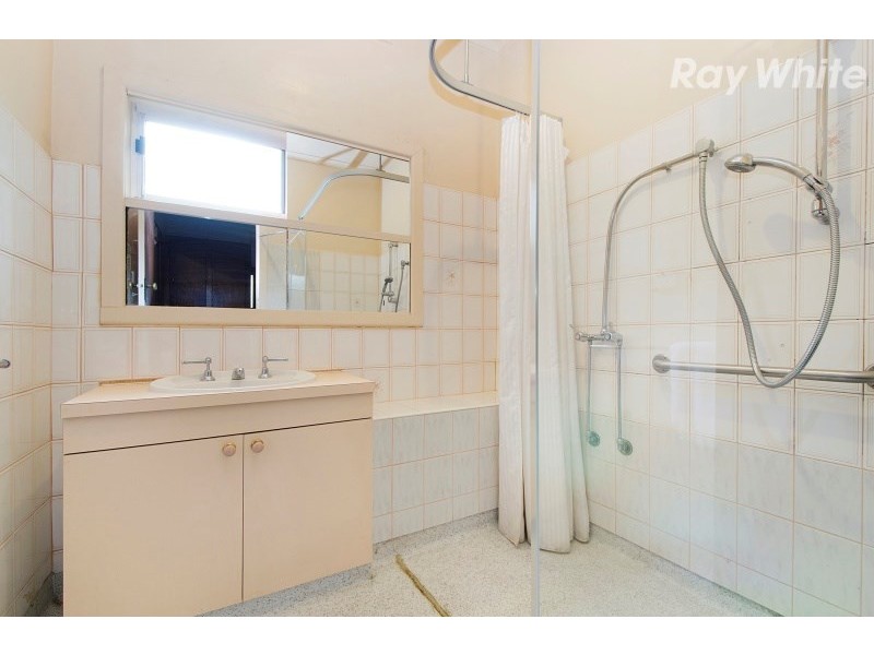 18 Lexton Avenue, Dandenong VIC 3175