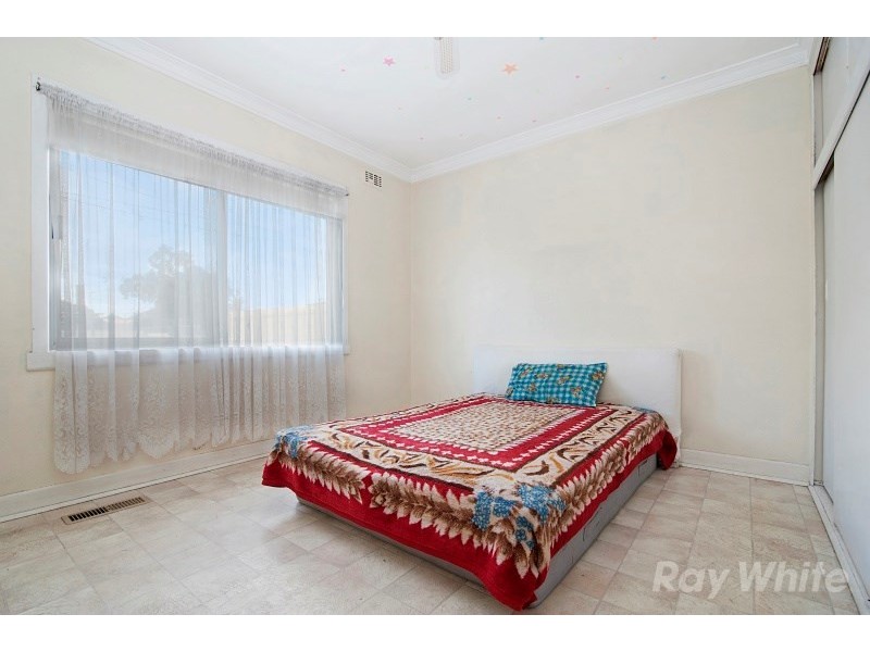 15 Jeffers Street, Noble Park VIC 3174