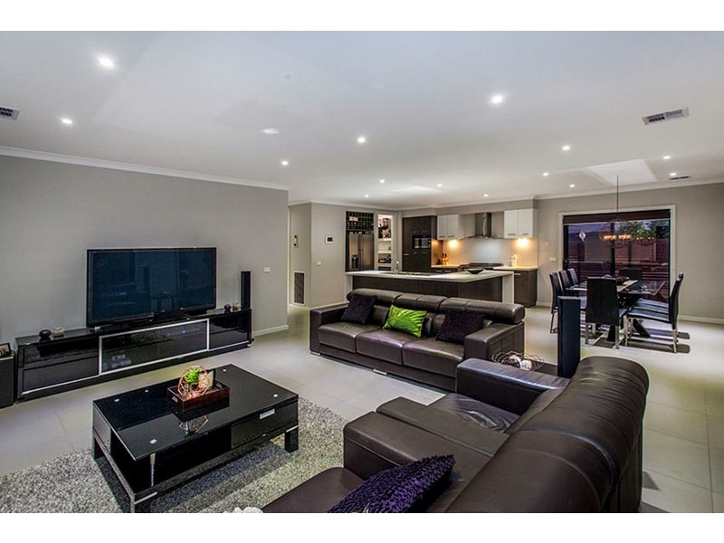 1 Cottongum Avenue, Keysborough VIC 3173