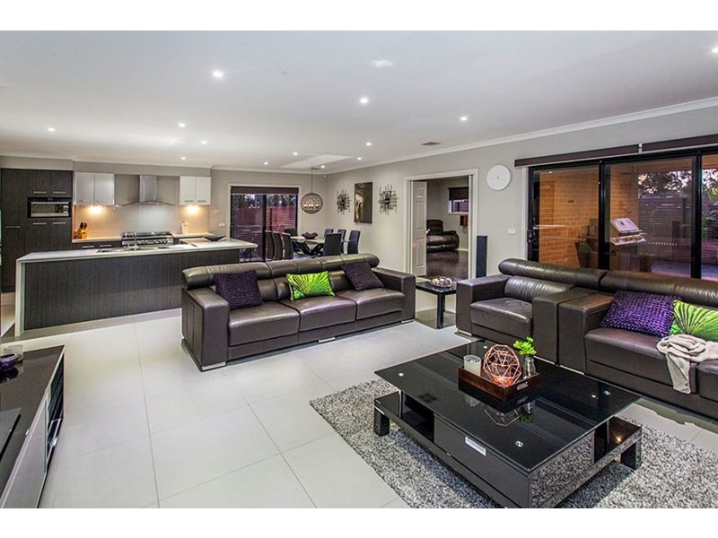 1 Cottongum Avenue, Keysborough VIC 3173